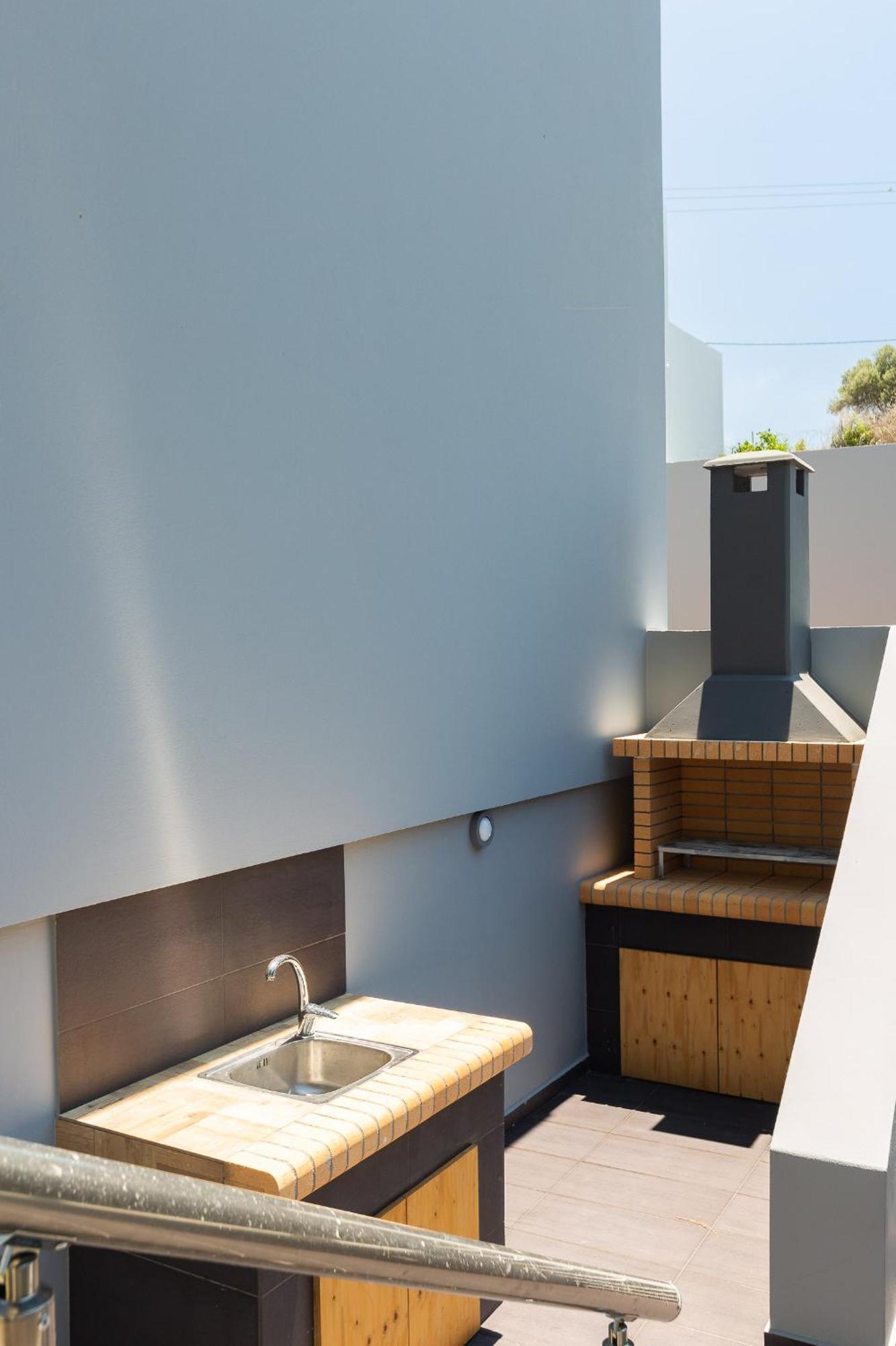 Nisos Villa, Pool & Heated Spawhirlpool, Walking To Beach, By Thinkvilla Sfáka 외부 사진